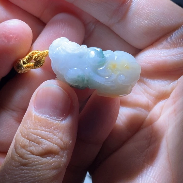 翡翠颈饰未镶嵌妖*貔貅