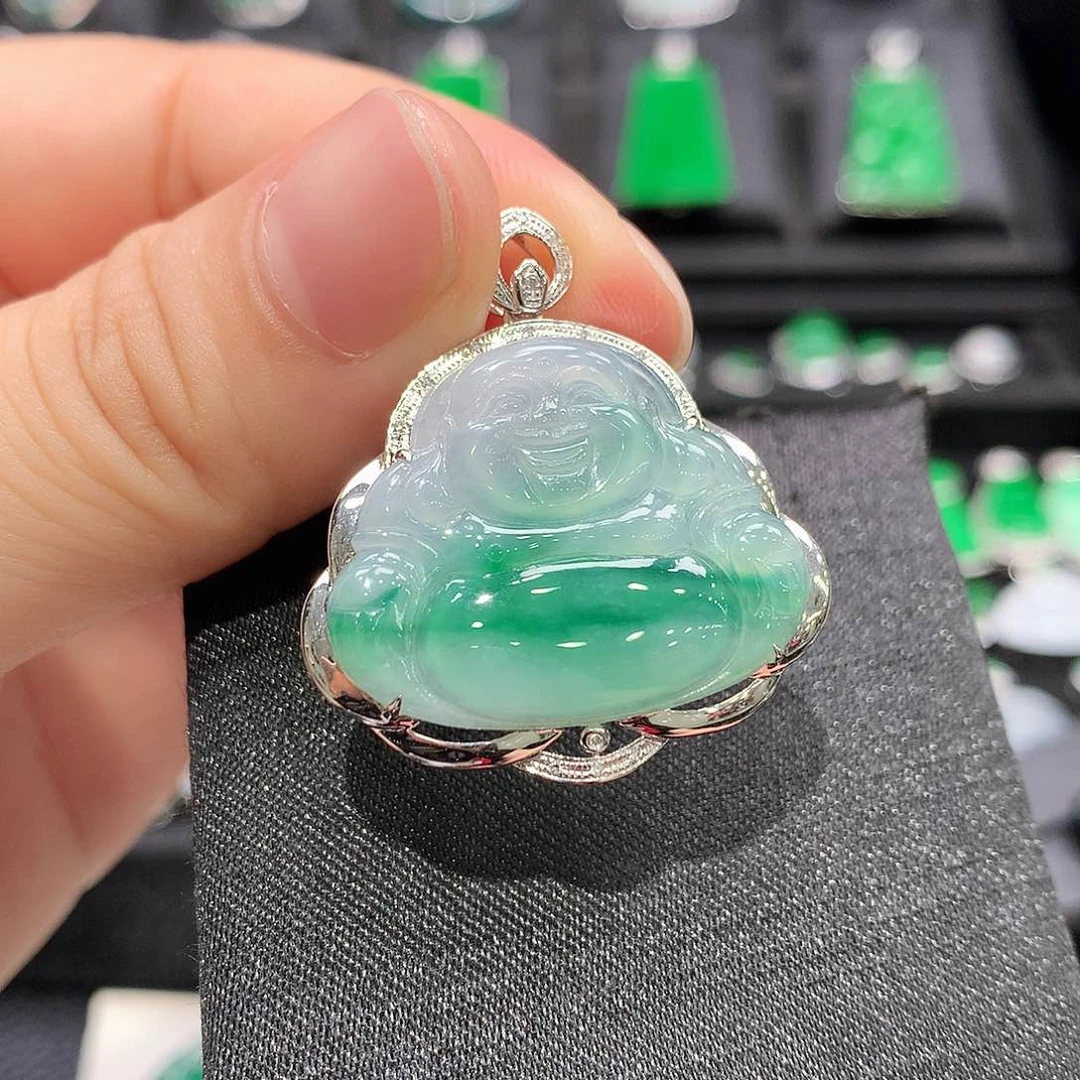 翡翠18K金镶嵌颈饰佛公