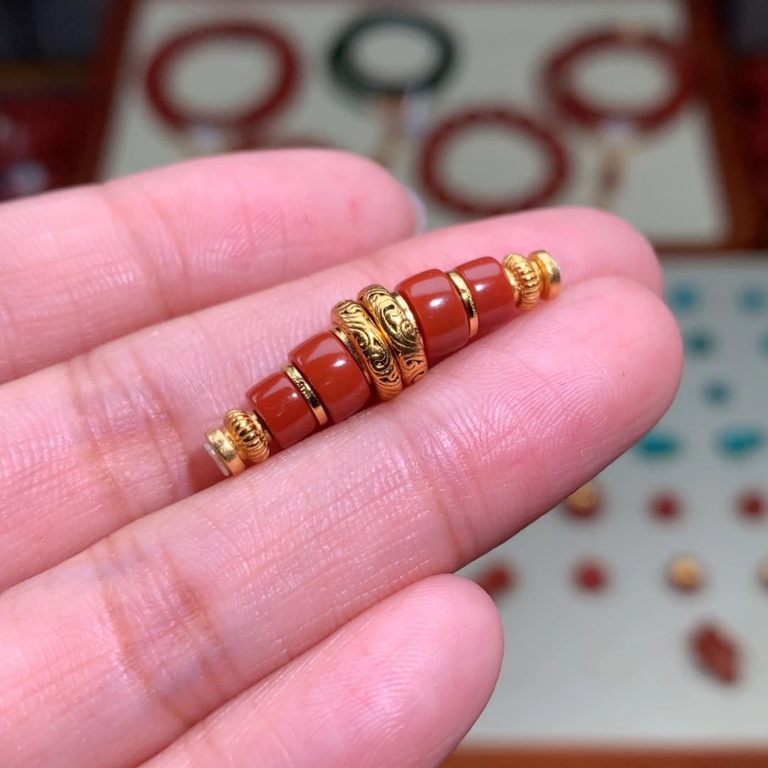 南红玛瑙颈饰未镶嵌