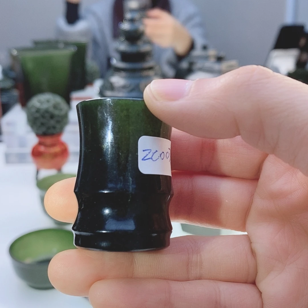 和田玉（青玉）把件未镶嵌微瑕