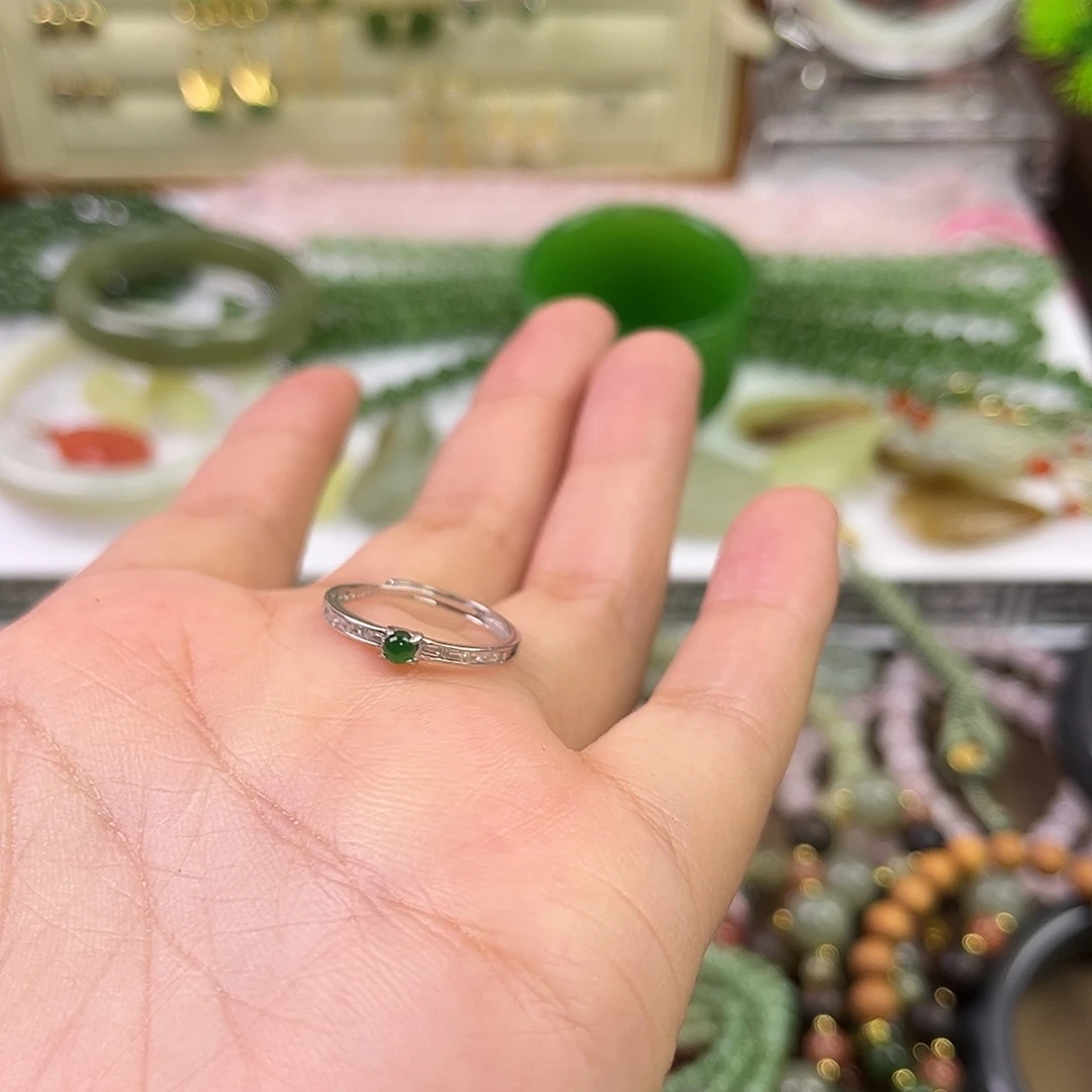 牵***走颈饰未镶嵌和田玉