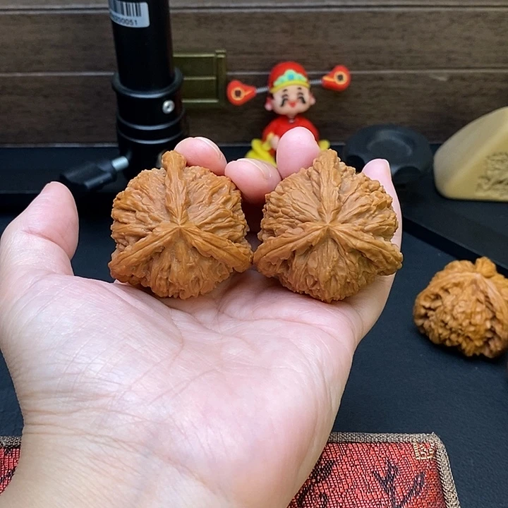 羽***翼把件文玩核桃白奔
