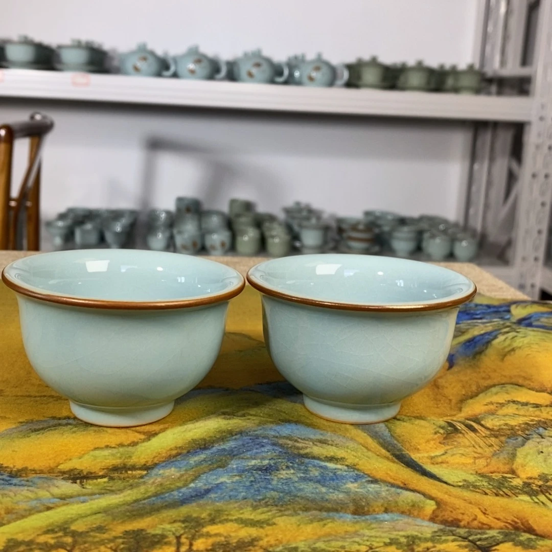 【闪购商品】天青压手杯微微瑕一对。。。。。