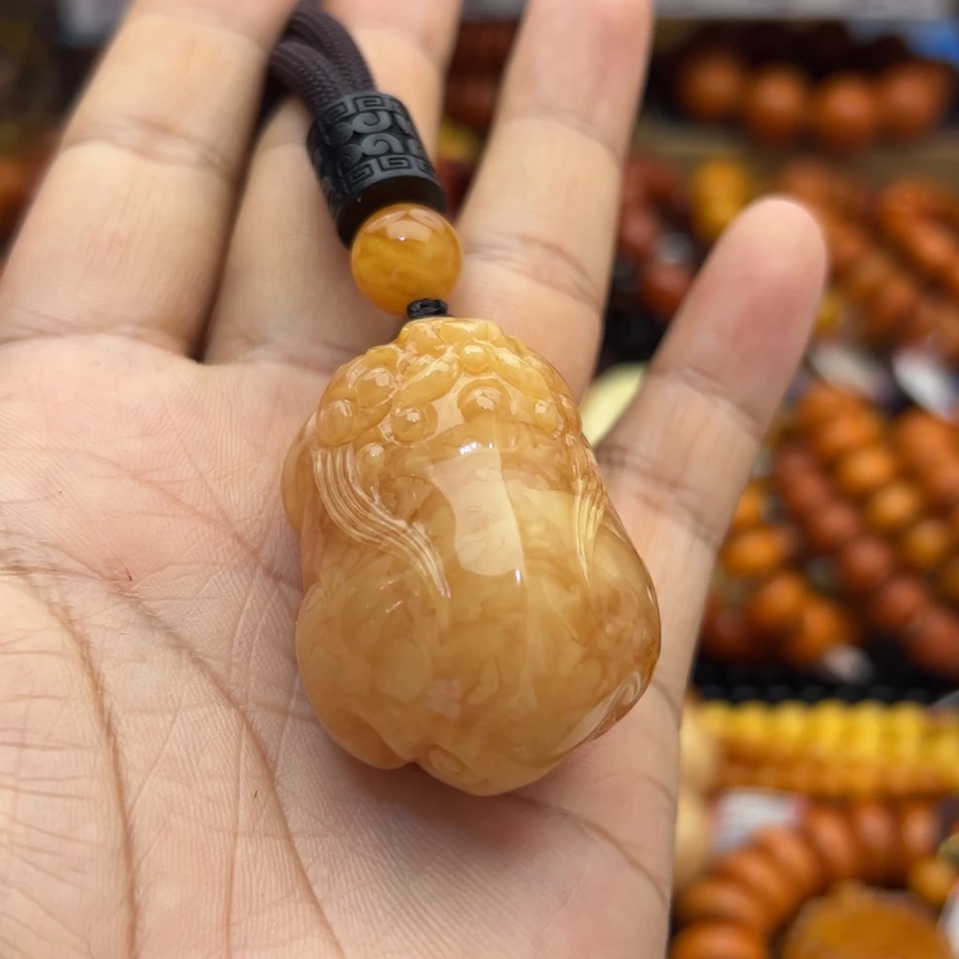 未镶嵌琥珀珠宝奇石