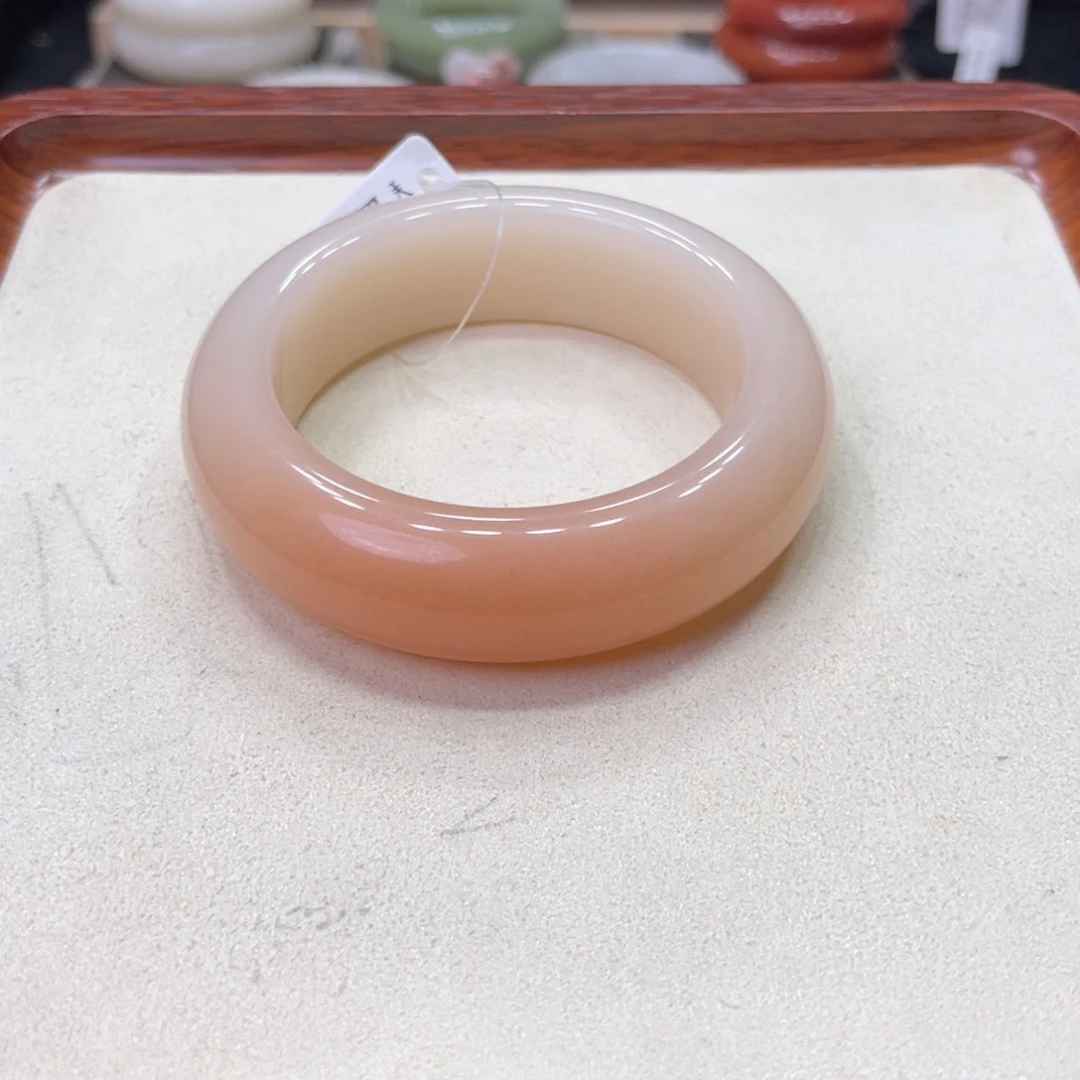 未镶嵌手镯石英岩玉