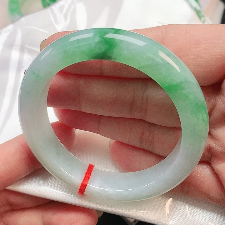 翡翠手镯未镶嵌正圈2822