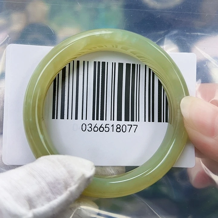 和田玉未镶嵌手镯包容52