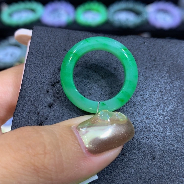 翡翠未镶嵌手链翡翠