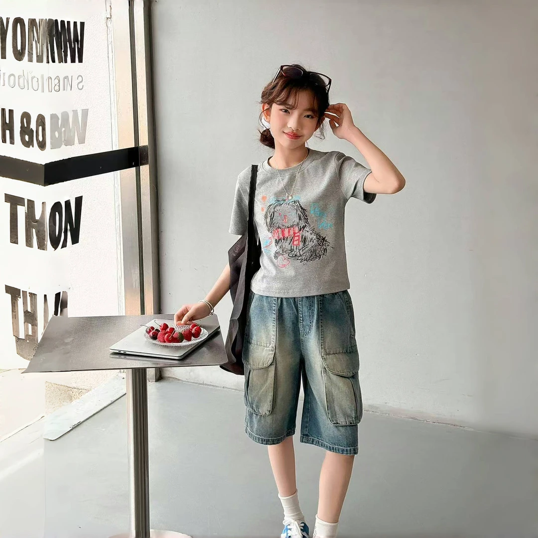 中大童女童套装2025夏季圆领卡通印花T恤搭口袋牛仔短裤两件套