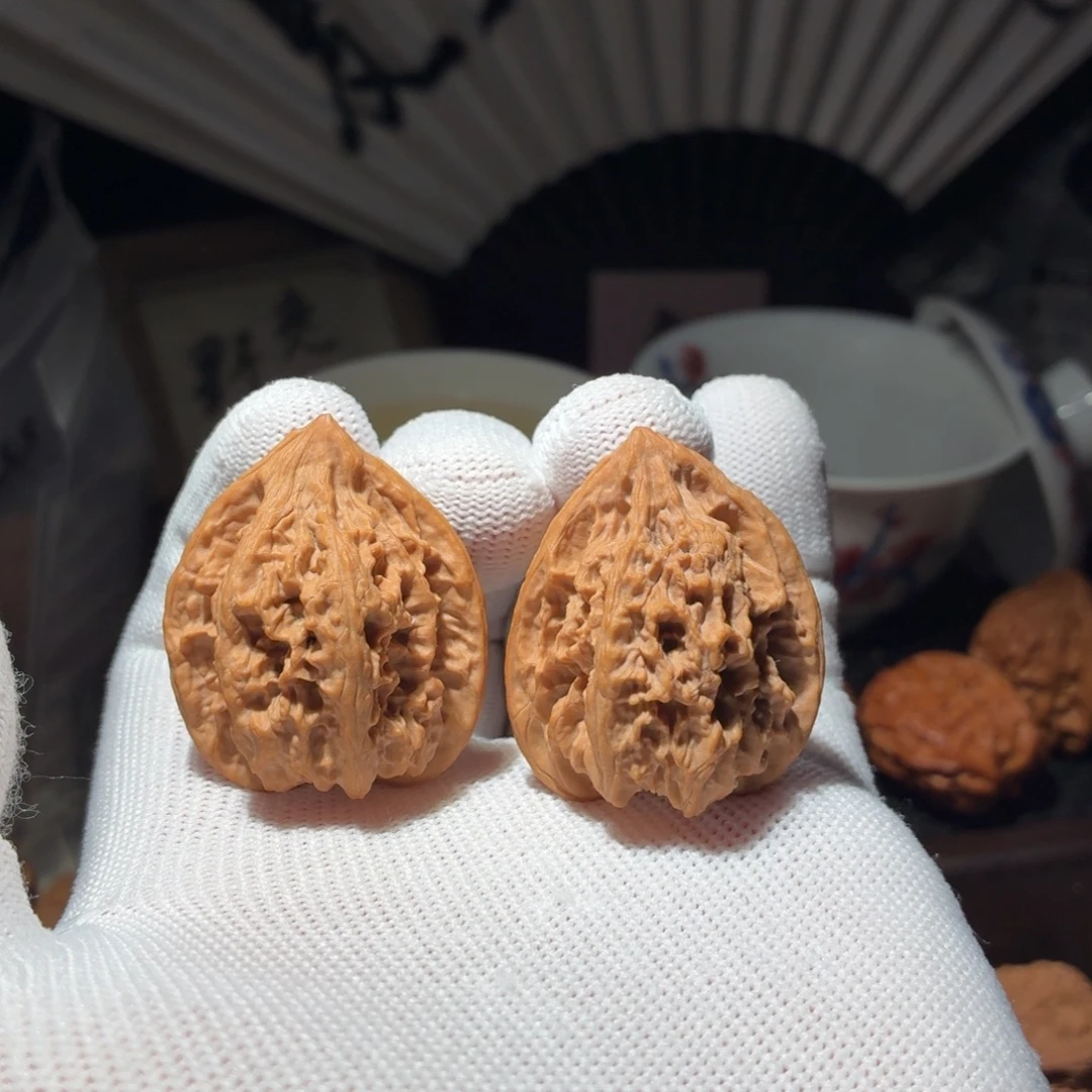 文玩核桃吊坠野生鸡心 断齿