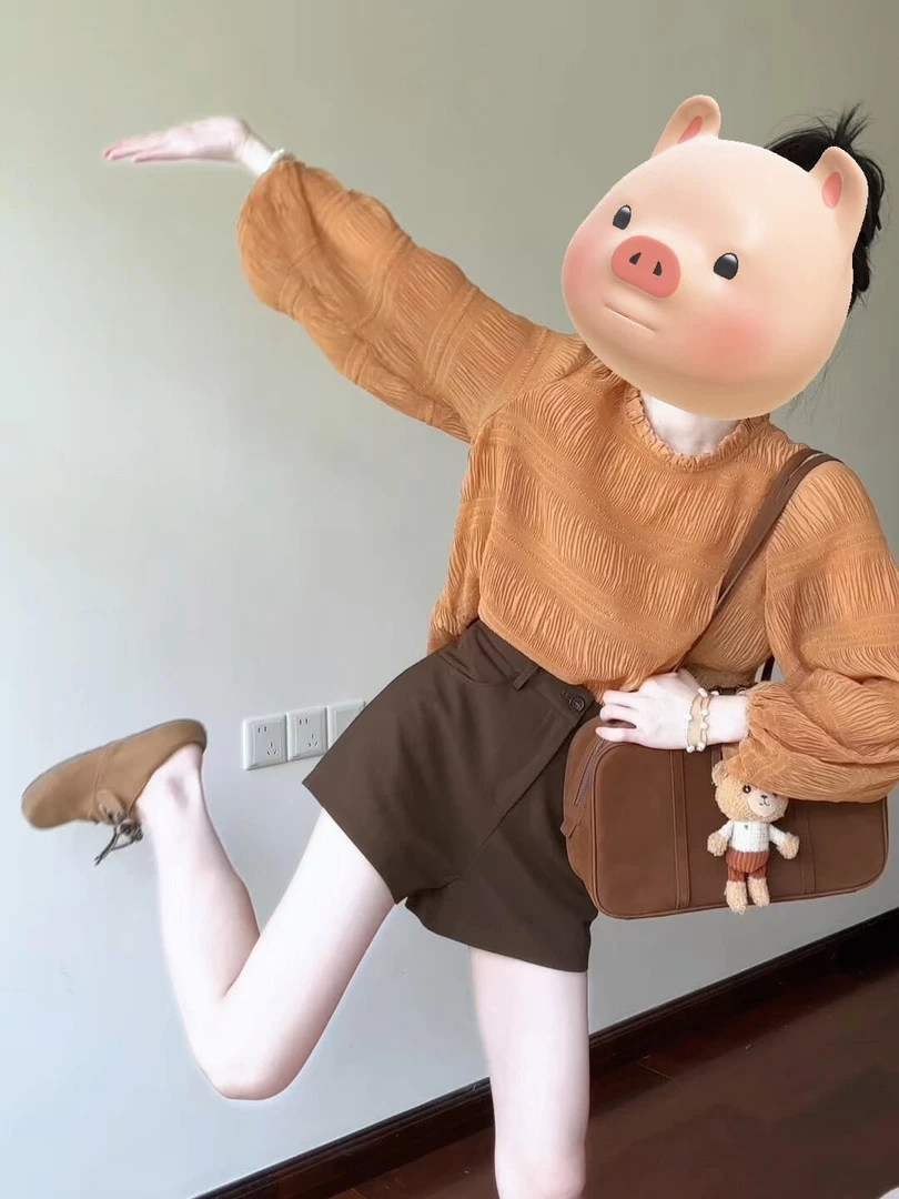 2025新款韩系慵懒松弛感木耳边设计衬衫上衣搭配高腰短裤两件套潮