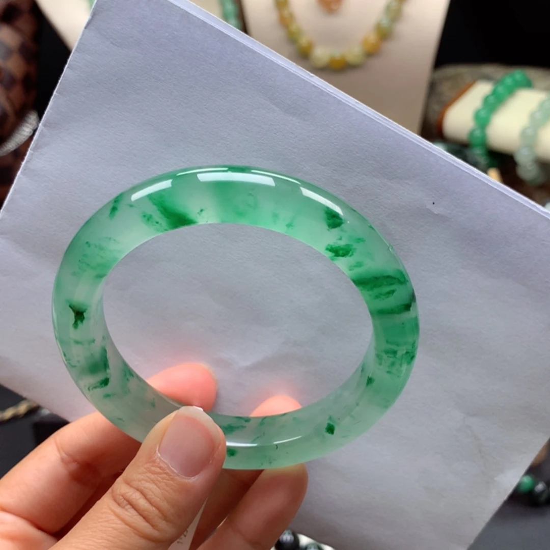 【闪购商品】未镶嵌手镯石英质玉