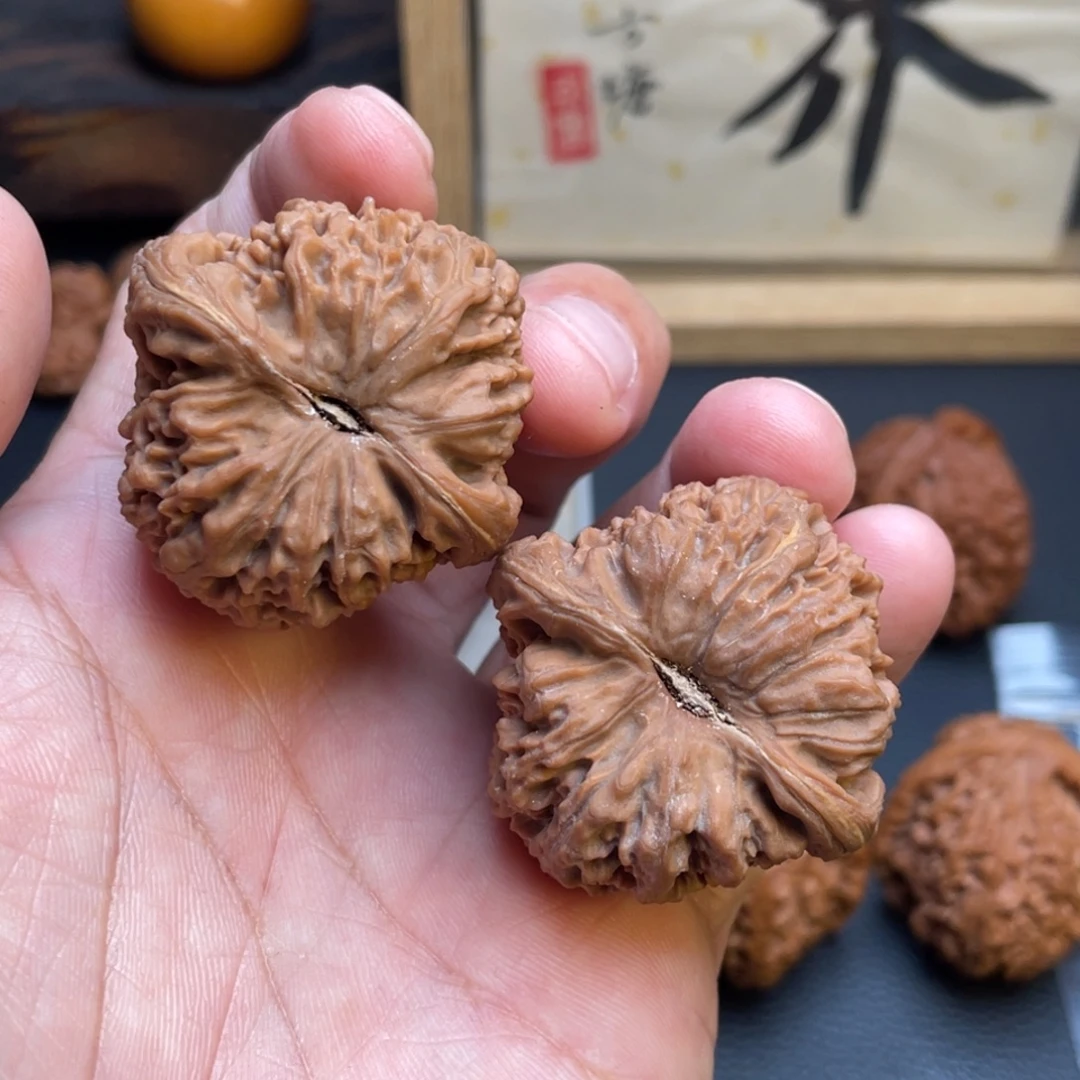 5***7文玩核桃吊坠南疆石