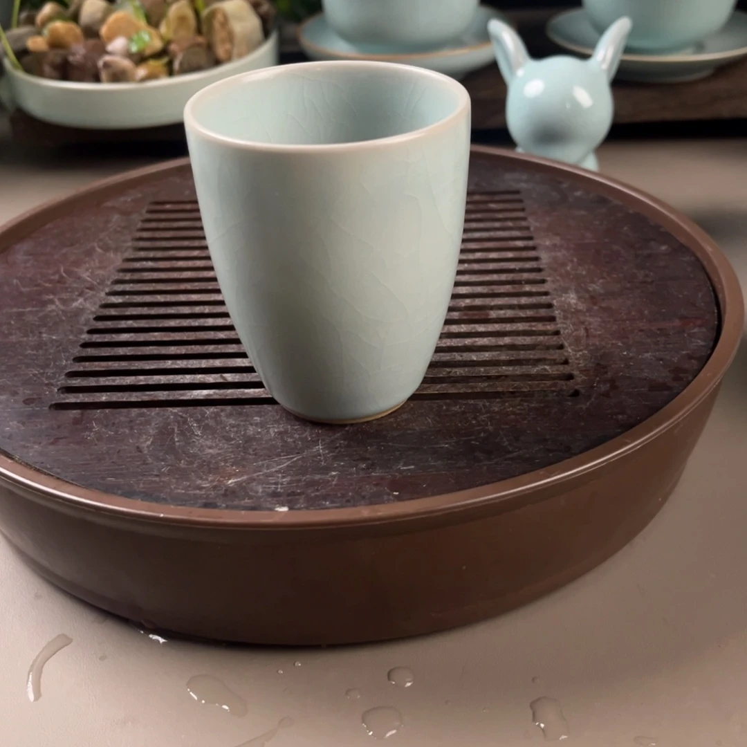 仿古釉水闻香杯微位瑕