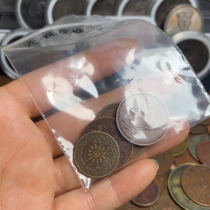 无***雪五枚铜币工艺品摆件