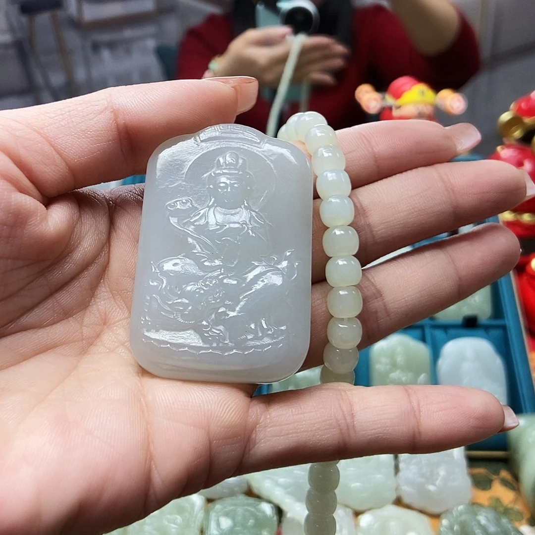 和田玉颈饰未镶嵌大*