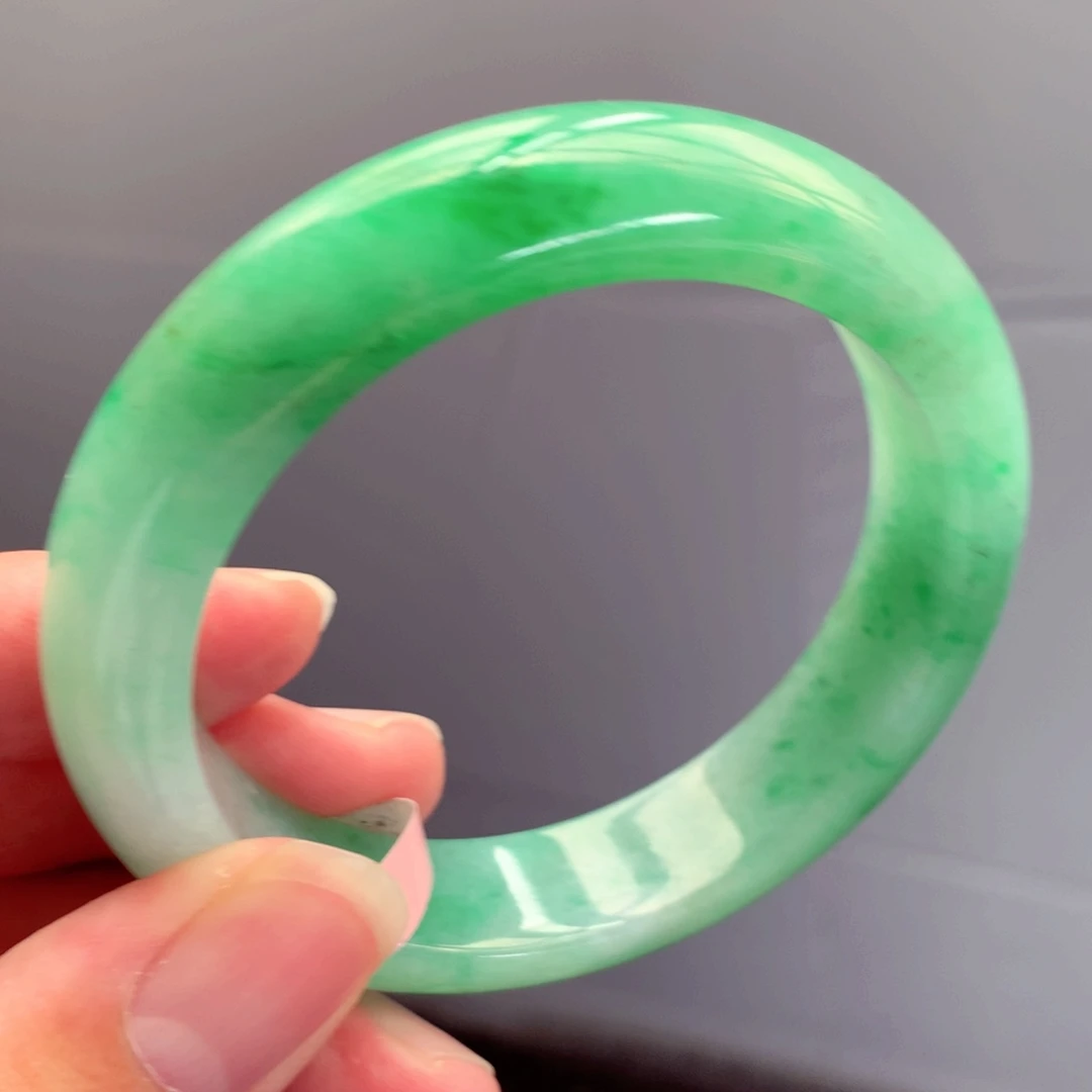 翡翠手镯未镶嵌缅甸翡翠