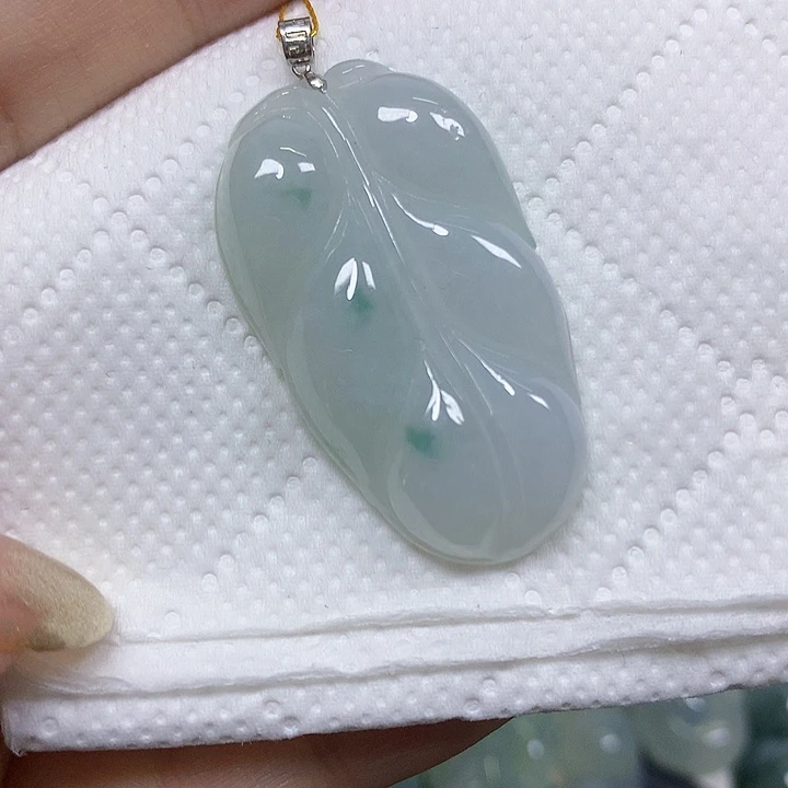 翡翠18K金镶嵌颈饰挂件
