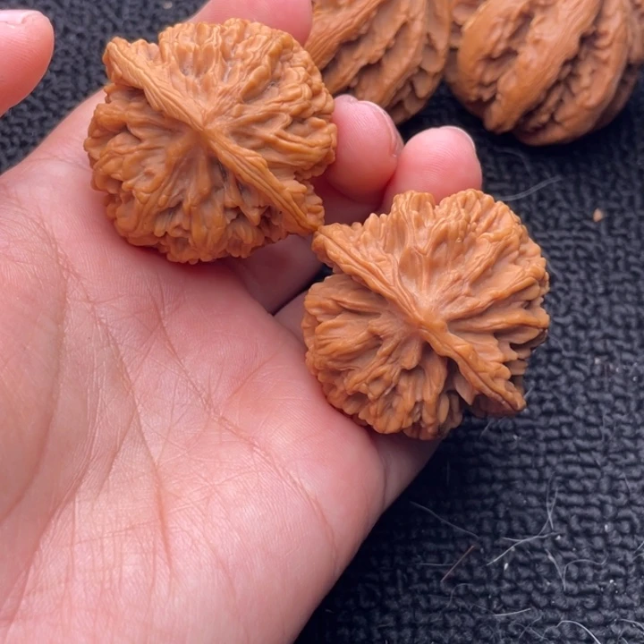 吊坠文玩核桃文玩核桃24