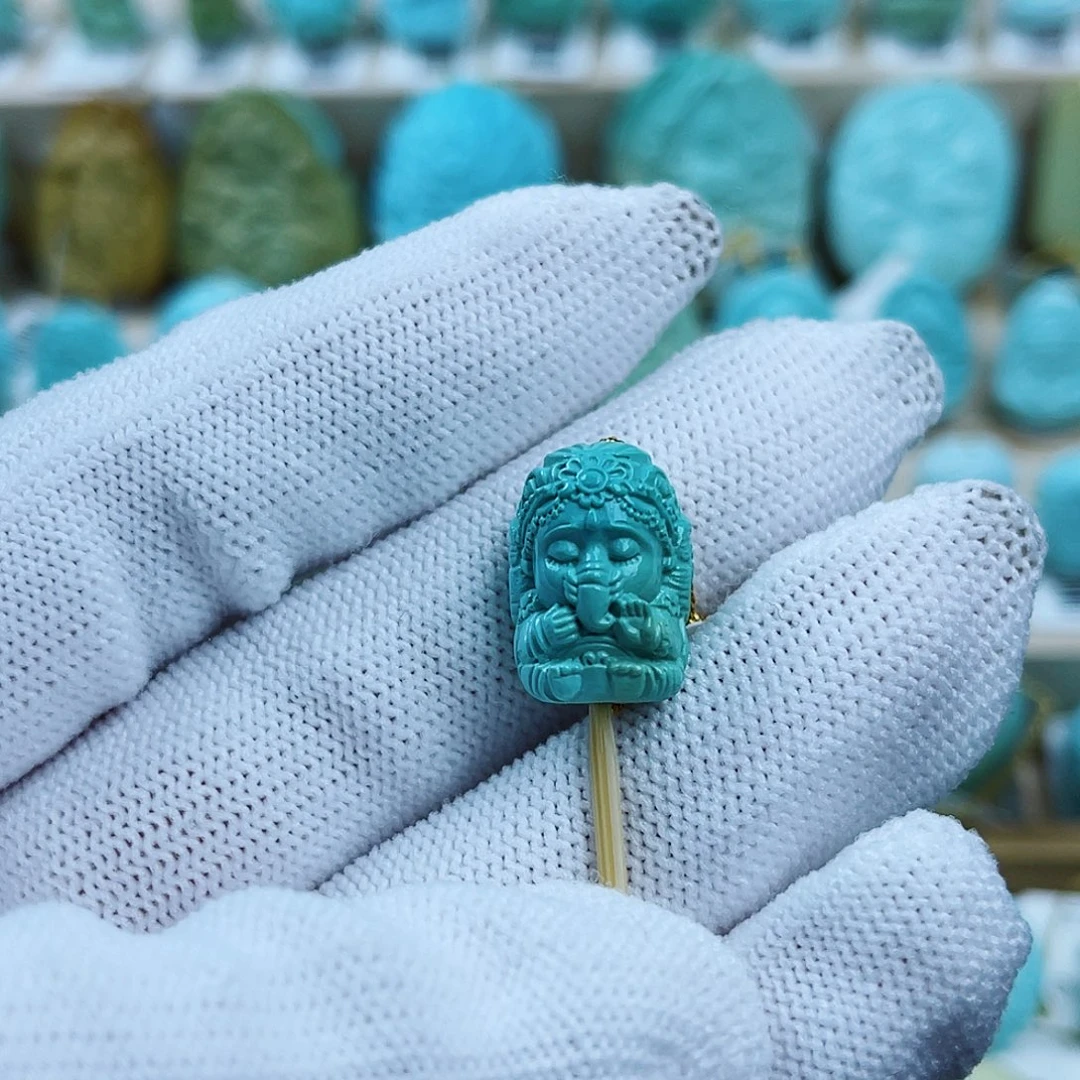 绿松石未镶嵌珠宝奇石