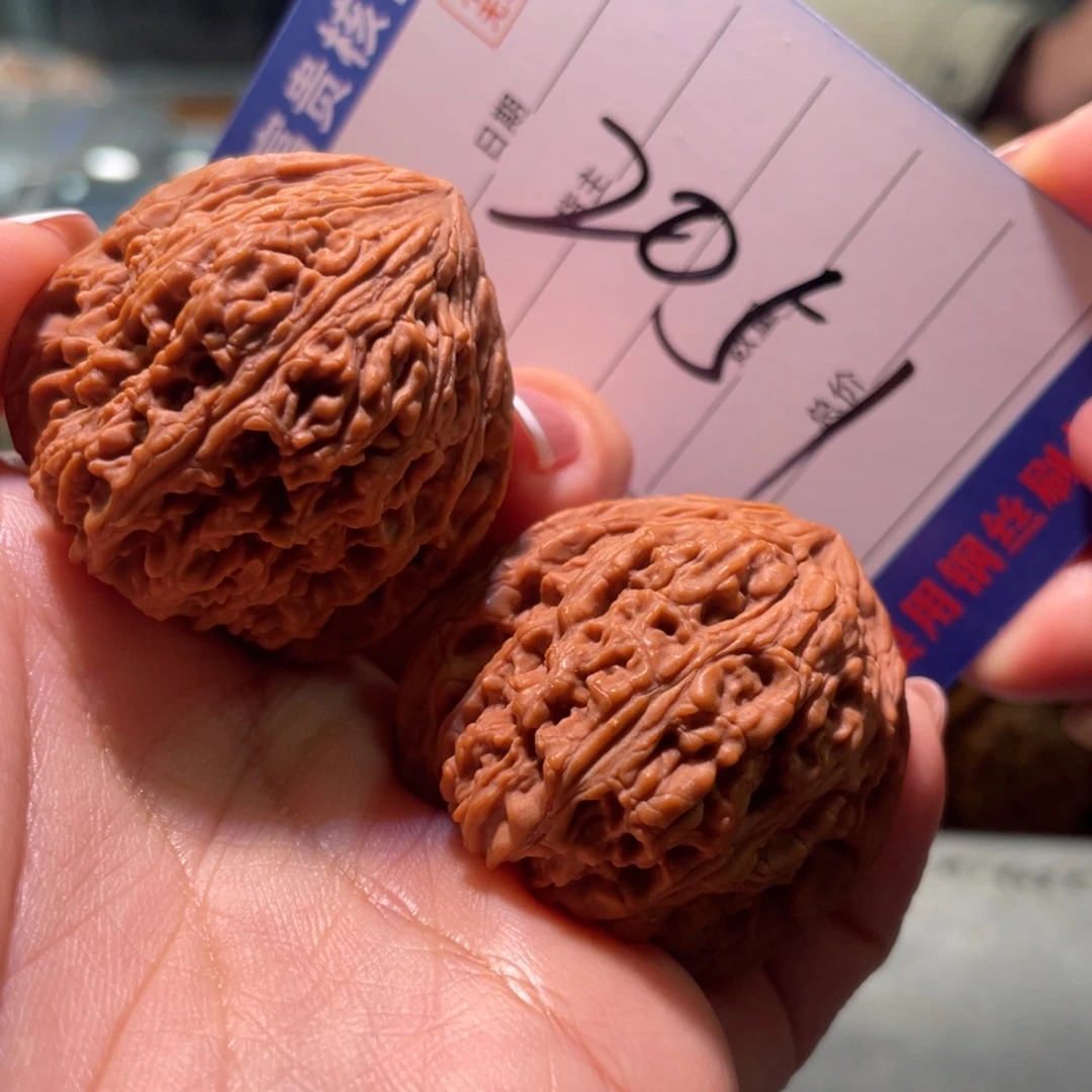 贰***の核桃把件37左右三角紫皮涿鹿南将石