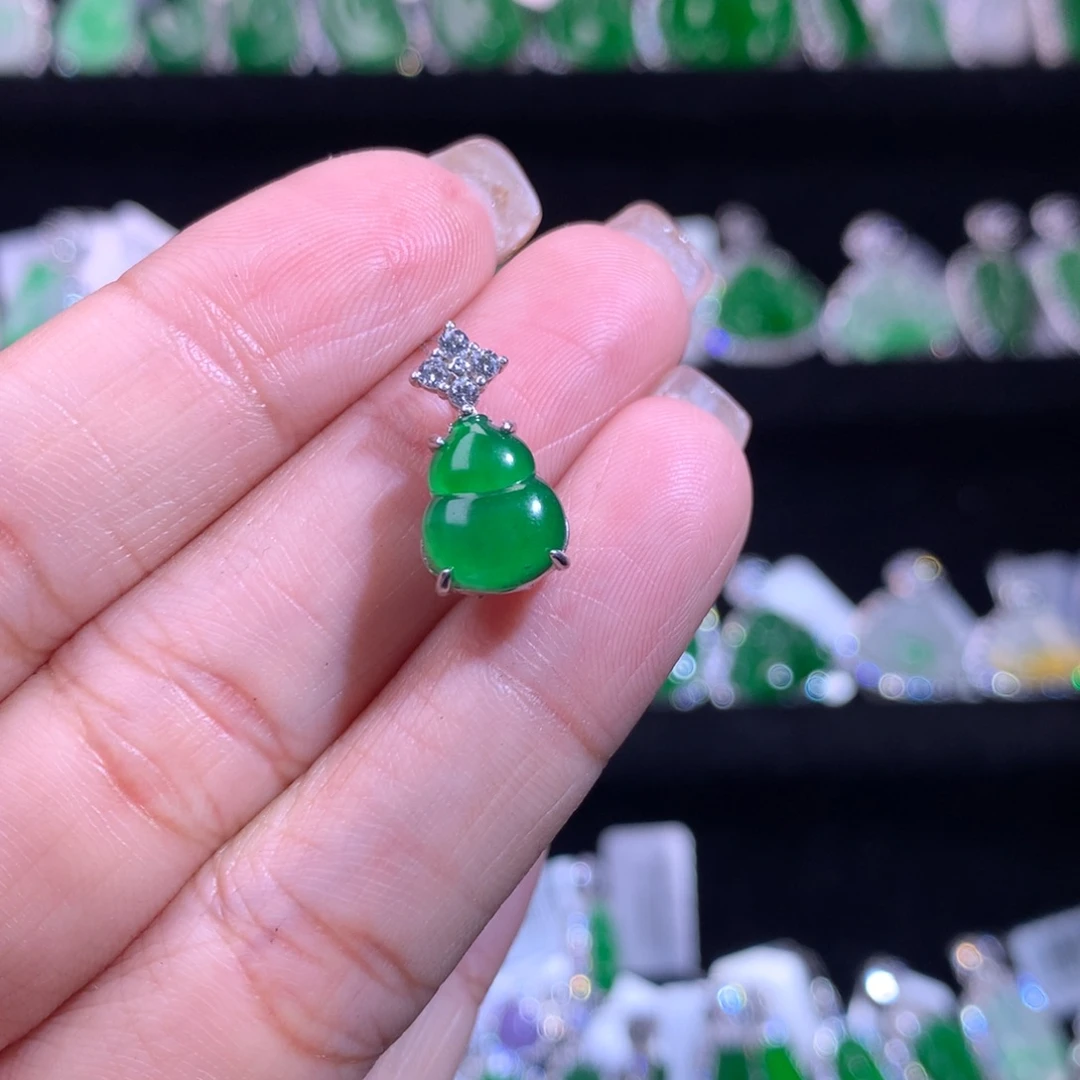 【闪购商品】颈饰银S925镶嵌翡翠