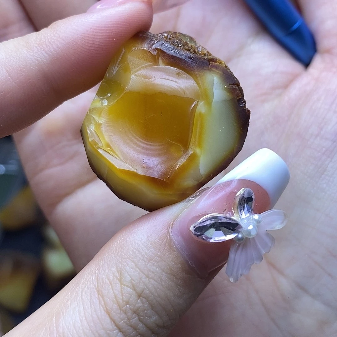 Y***u定制琥珀未镶嵌陈