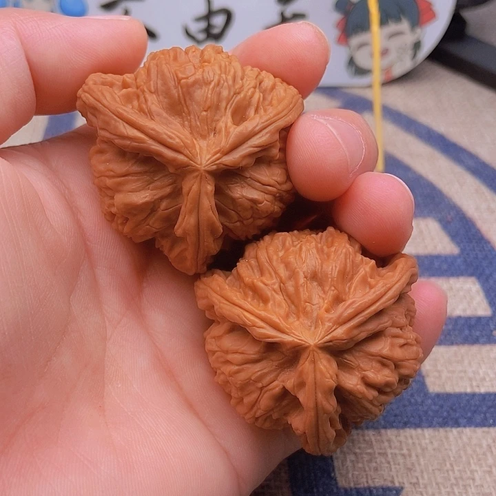 吊坠文玩核桃跟***杯三棱