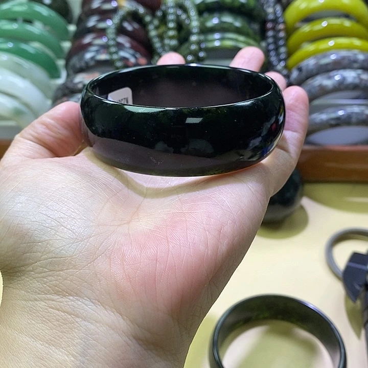 蛇纹石玉未镶嵌手镯11