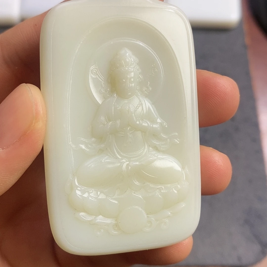 颈饰未镶嵌和田玉渡*