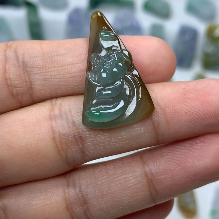 翡翠未镶嵌吊坠(不含链)