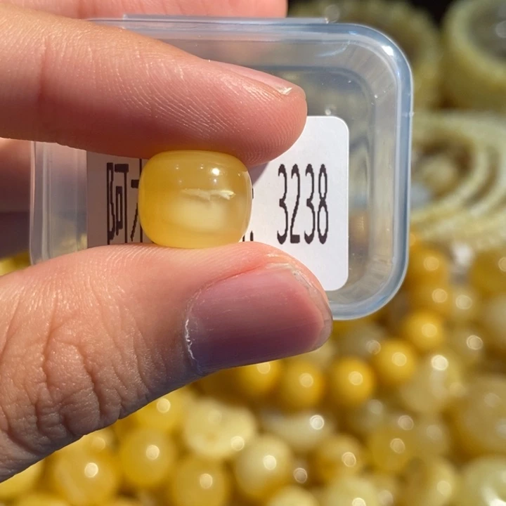 琥珀未镶嵌珠宝奇石3238