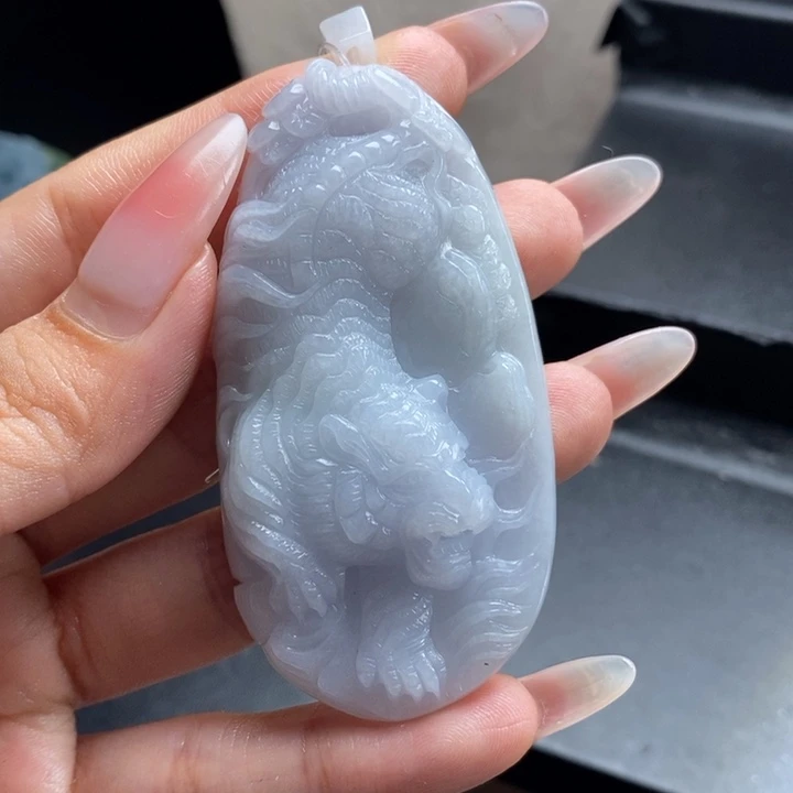 定制翡翠未镶嵌虎牌