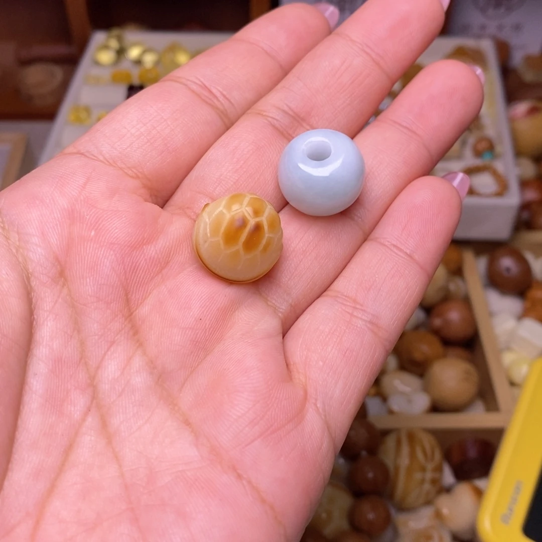 吊坠猴头核桃富甲某翠