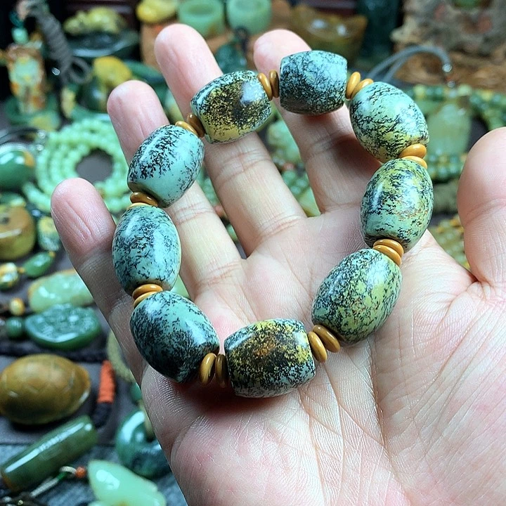 吊坠(赠链)未镶嵌岫岩河磨玉（透闪石质玉）