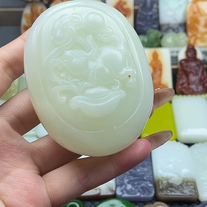 颈饰未镶嵌和田玉