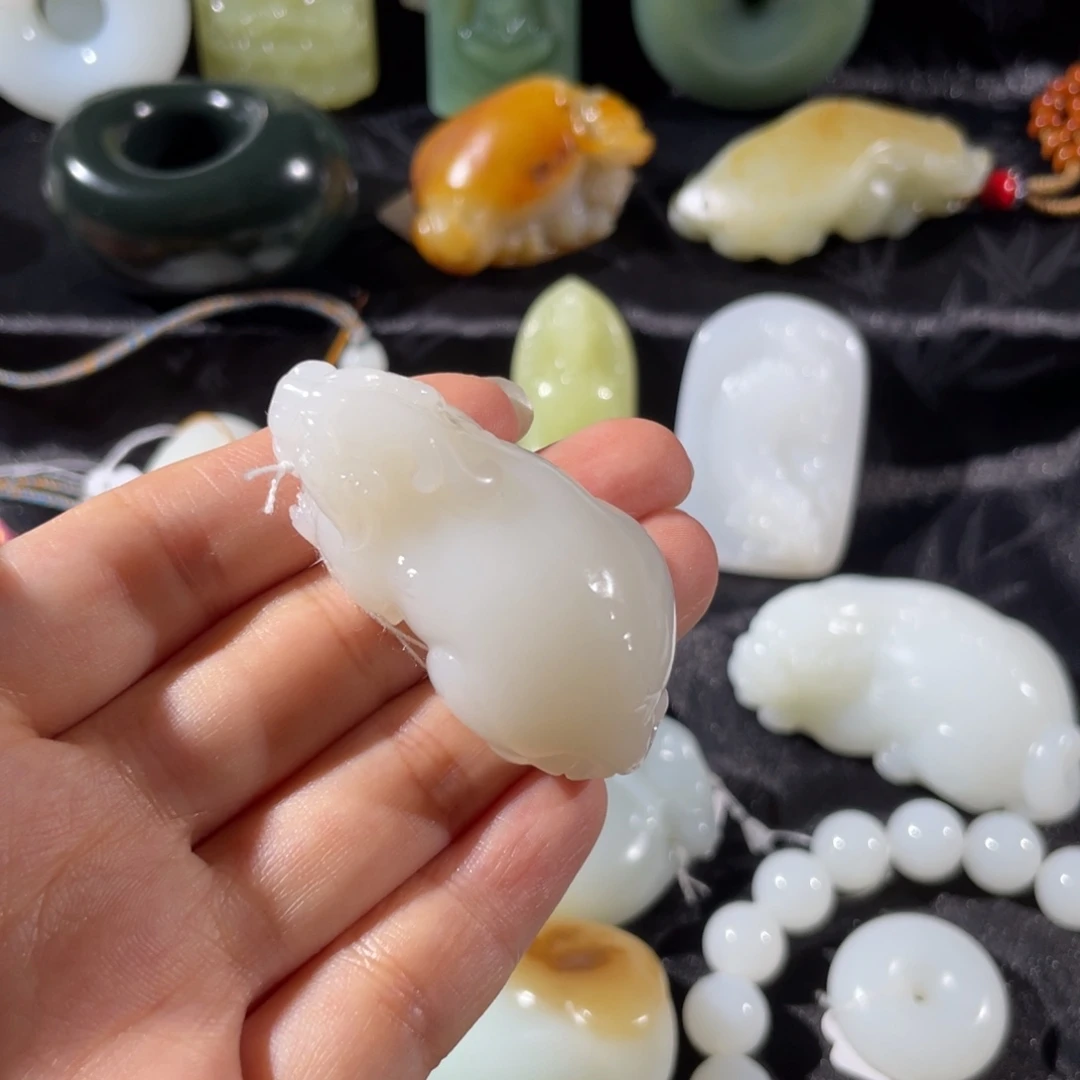 和田玉未镶嵌颈饰