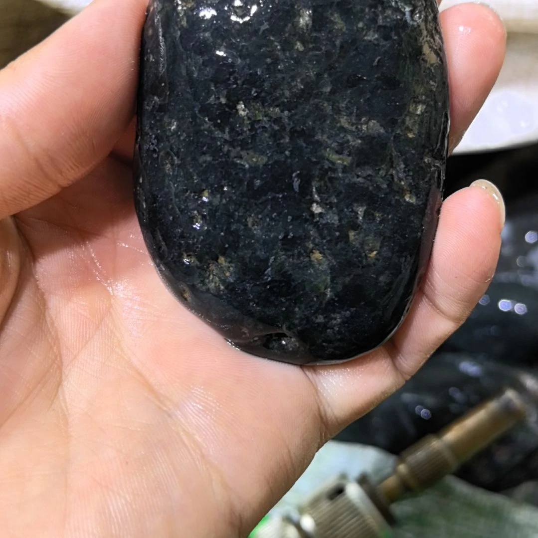 东***宏有机玻璃藏玉药王石原石一个