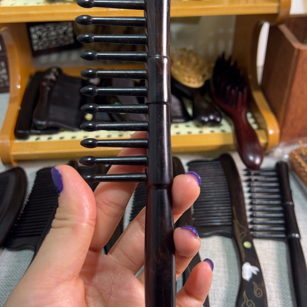 微瑕紫光檀宽齿梳