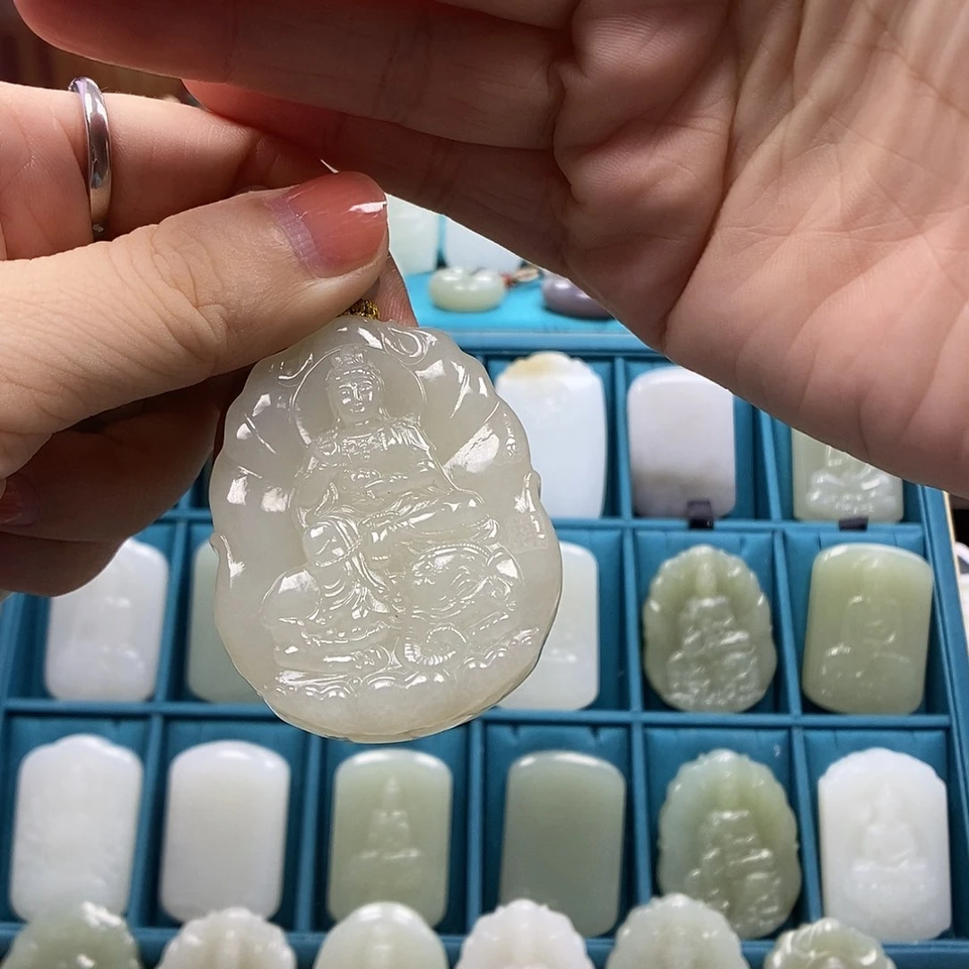 和田玉未镶嵌颈饰丽*