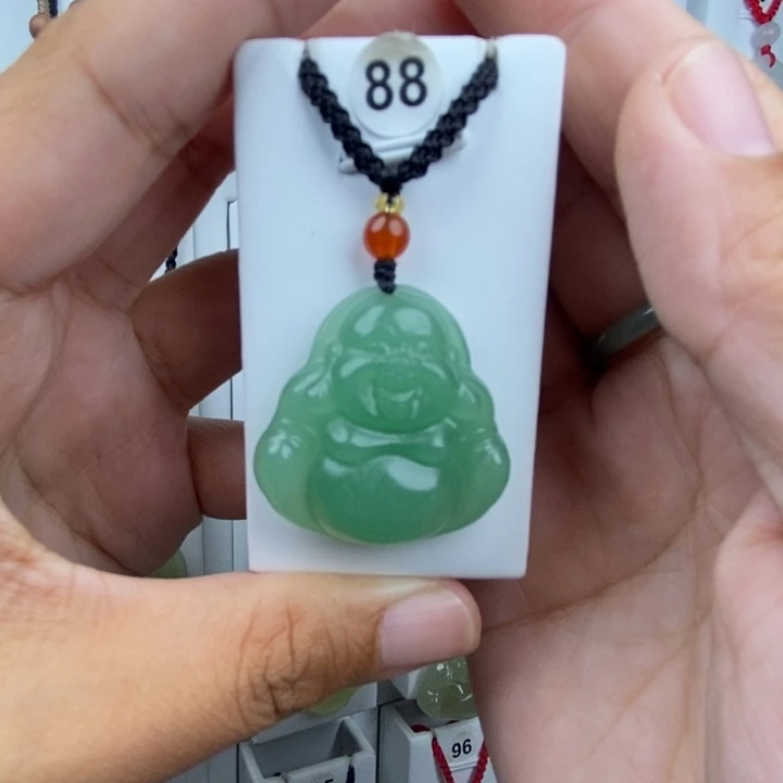 石英质玉未镶嵌颈饰