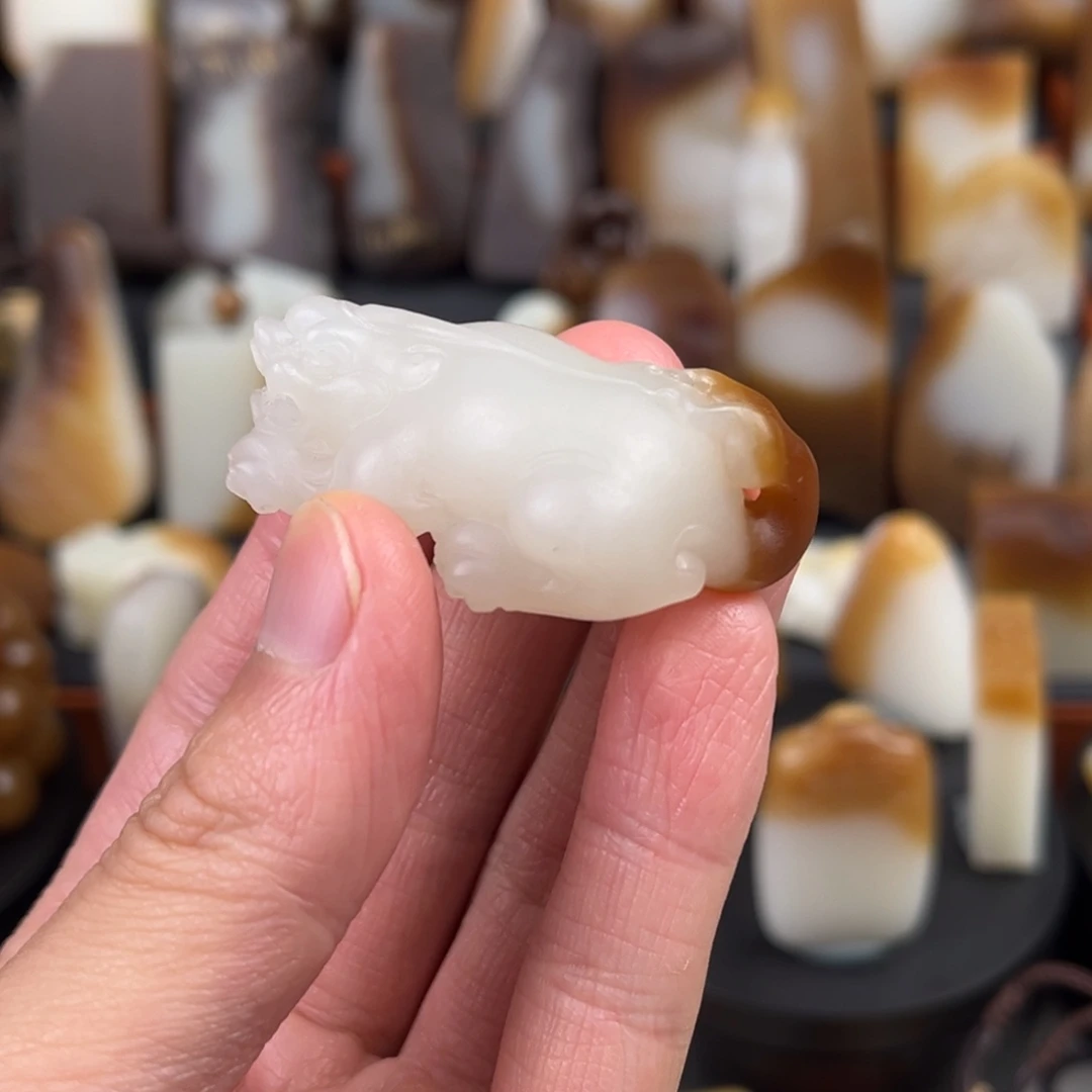 和田玉（糖玉）未镶嵌颈饰