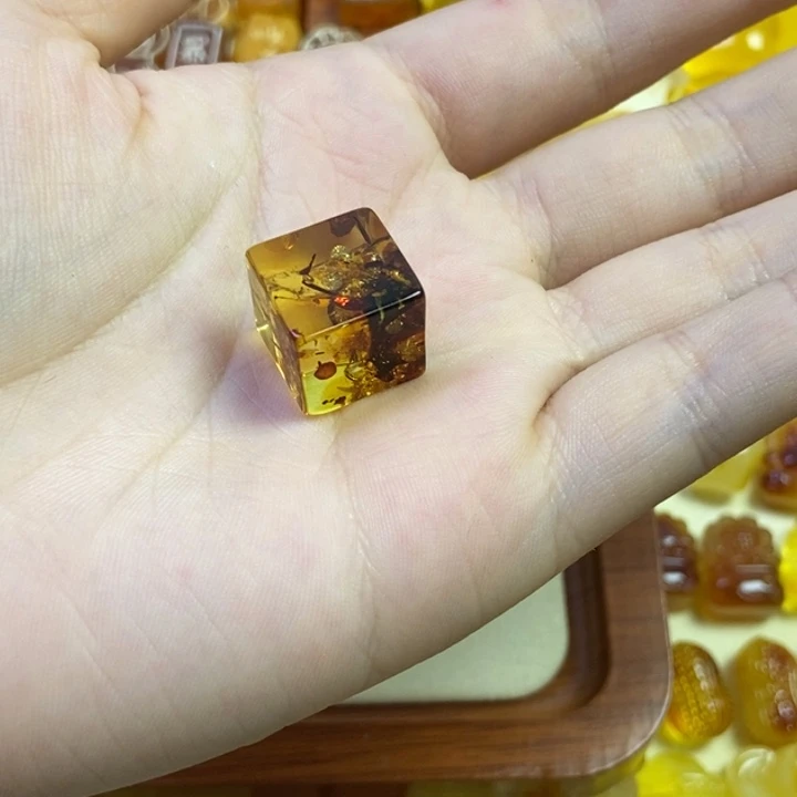 吊坠橄榄核大方糖