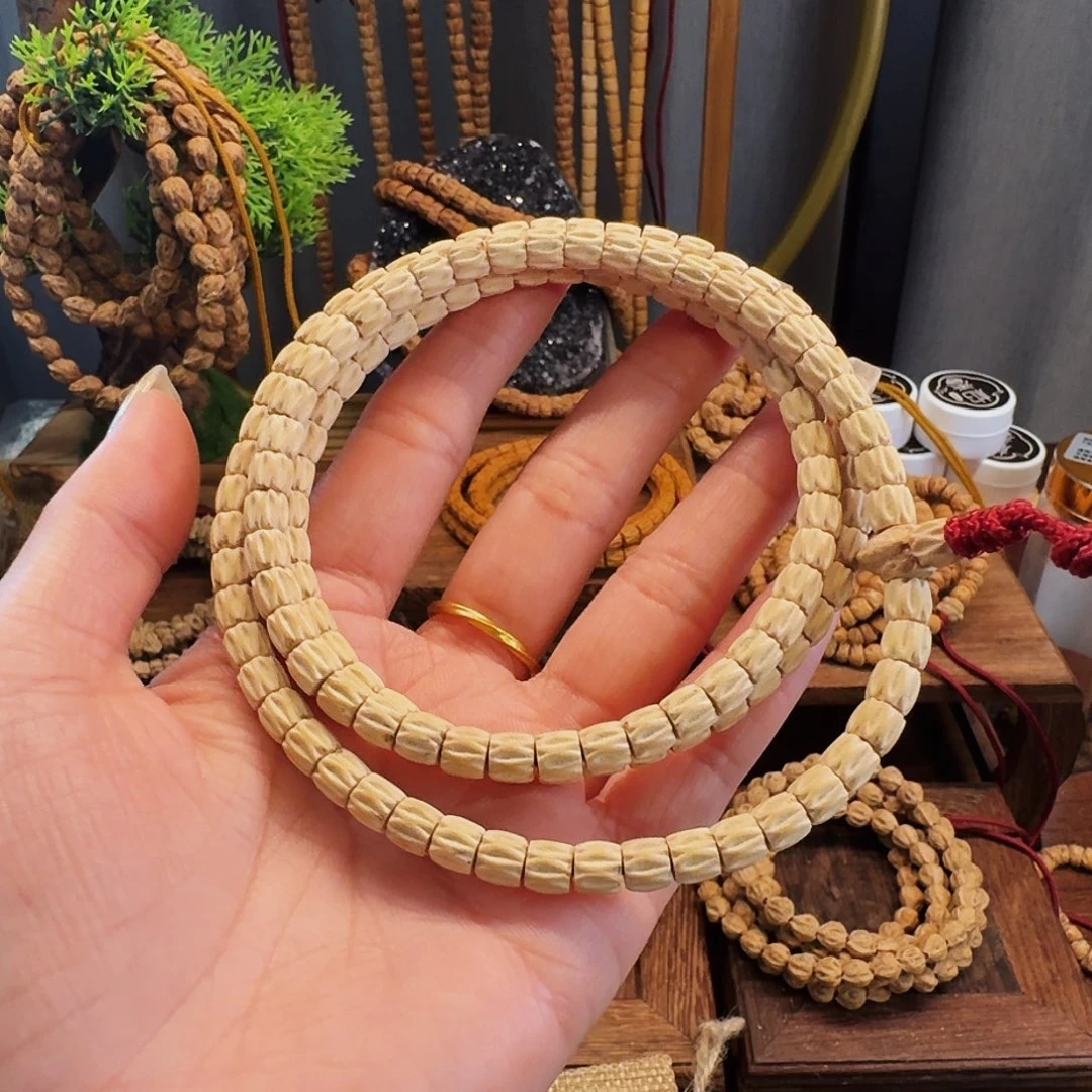 鲨***橘柏香籽/百香籽吊坠