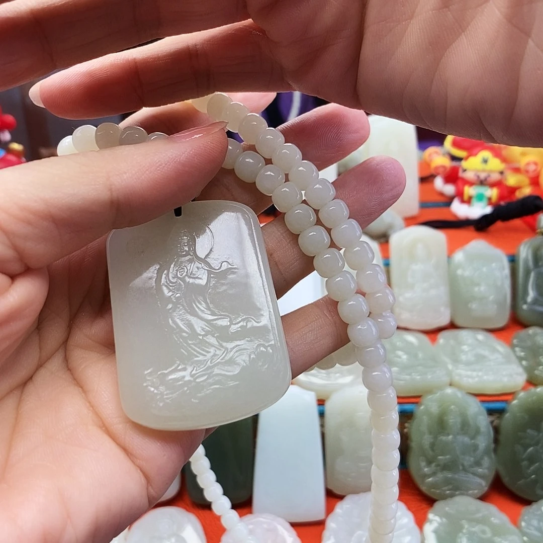 颈饰未镶嵌和田玉彪*