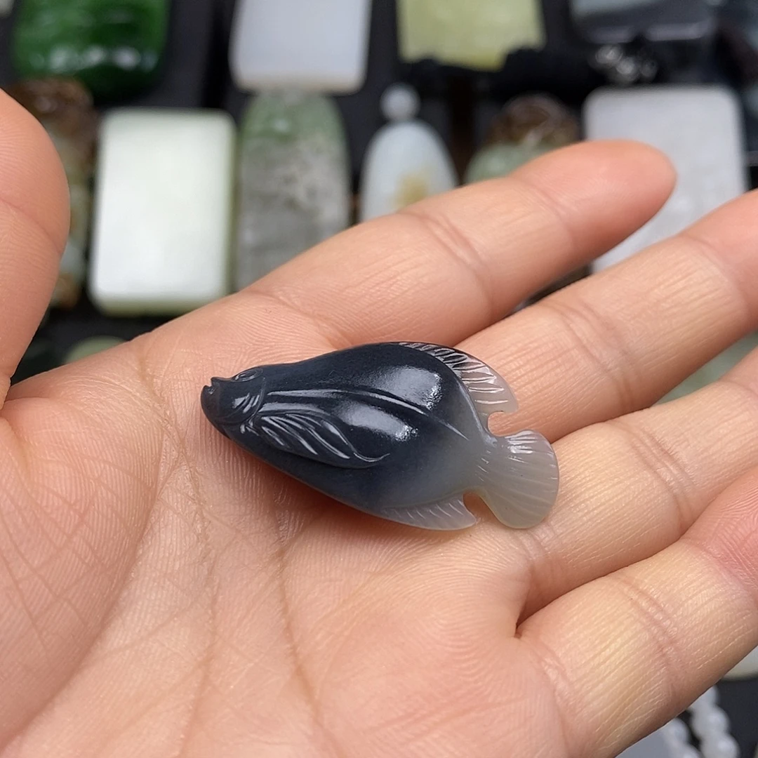 君***道和田玉未镶嵌颈饰