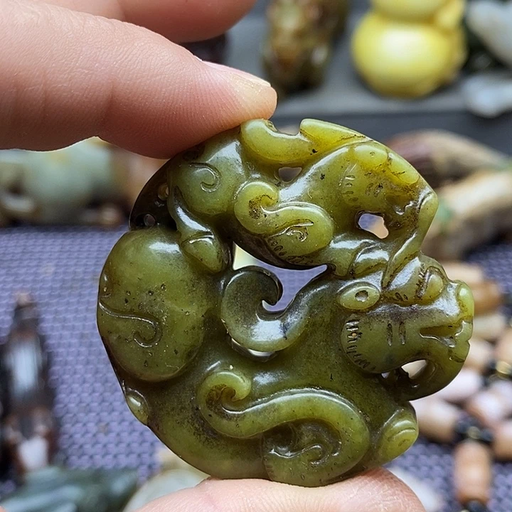 未镶嵌蛇纹石玉颈饰