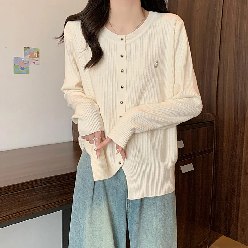 2076大码女装2024春秋新款圆领胖MM气质正肩下摆开叉毛针织开衫女