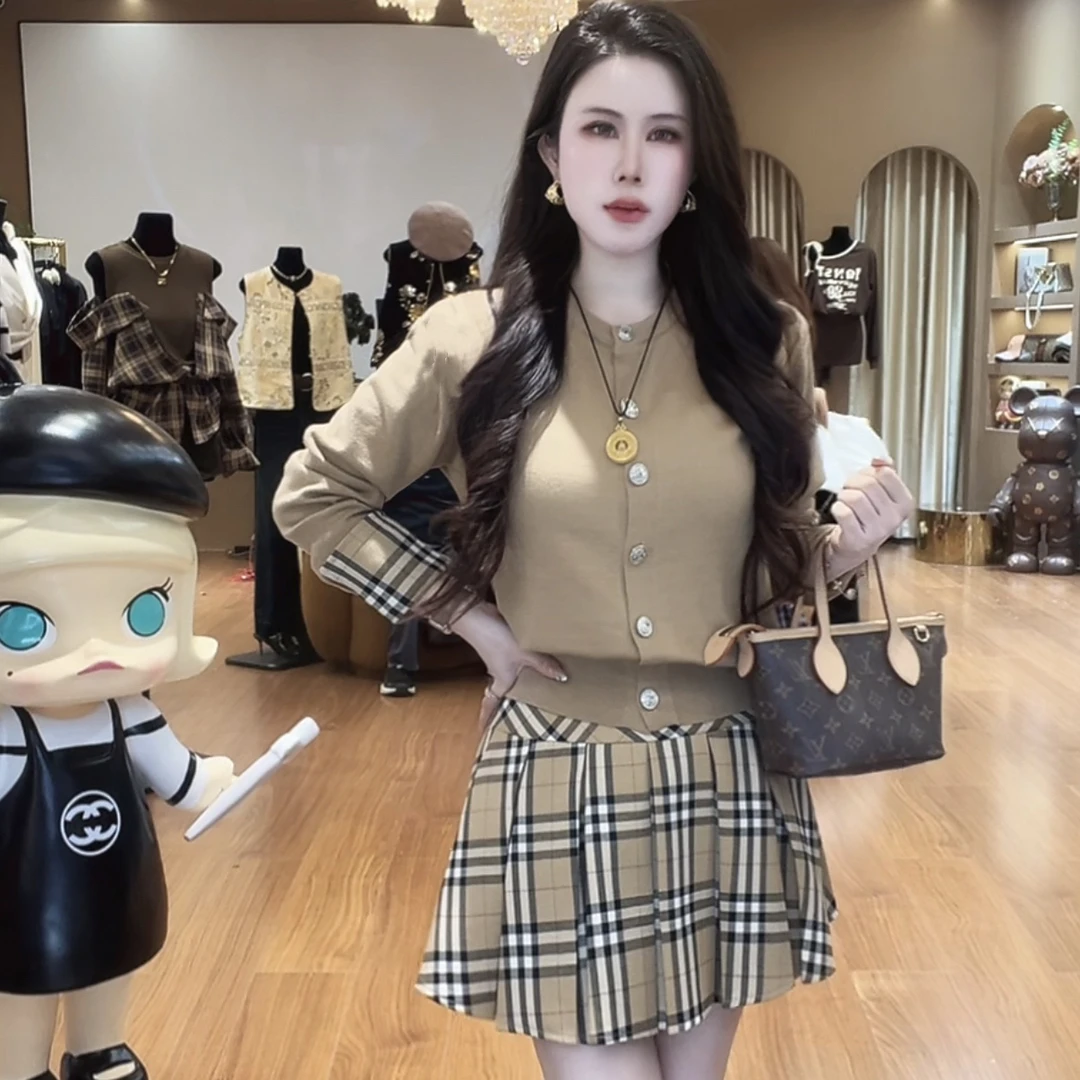 婷子-订制订制针织上衣➕格子裙套装(88-9978)