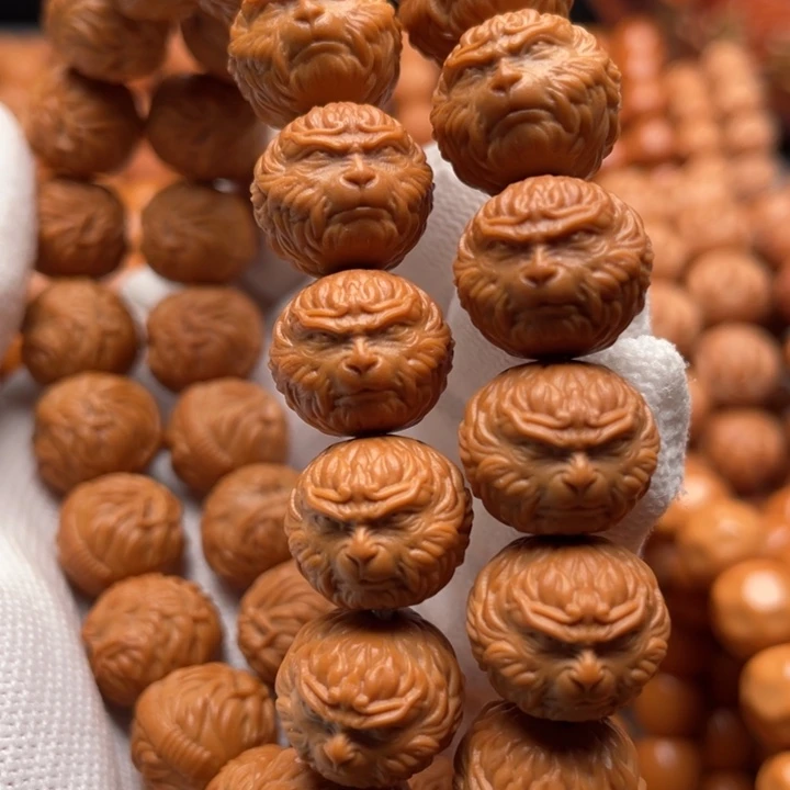 猴头核桃吊坠不**单斗战胜佛